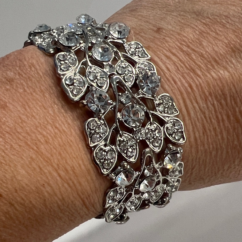 Vintage Rhinestone Crystal Openwork Leaf Motif Elastic Bracelet